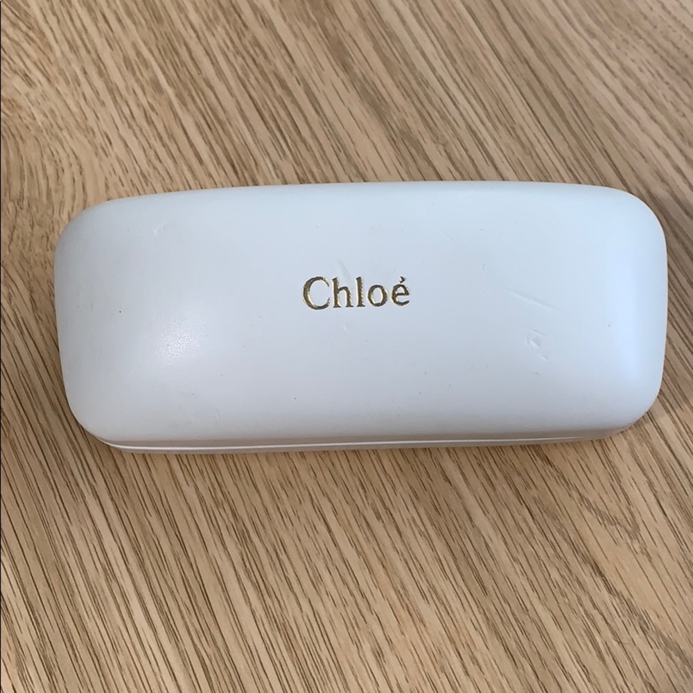 Chloe sunglasses case 🕶 ♥️includes cleaning cloth